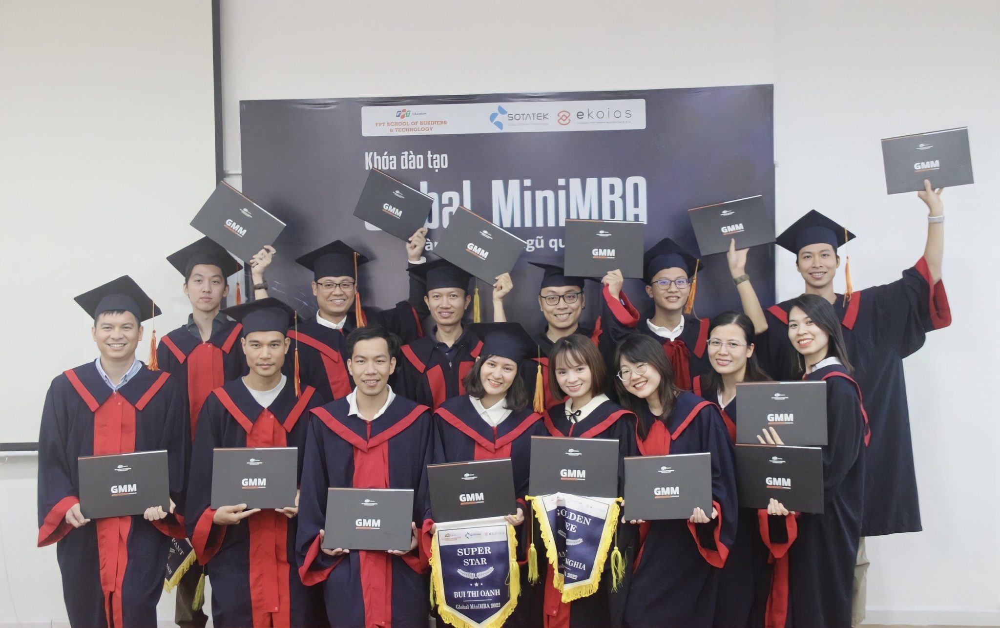 SotaTekのマネージャー向け「 Global Mini MBA 」講座の卒業式